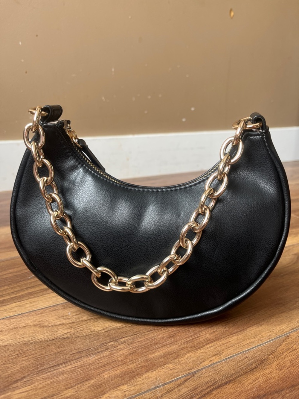 H& M Black Crescent Shoulder Bag with Gold Chain Strap Small Fashion Leather
